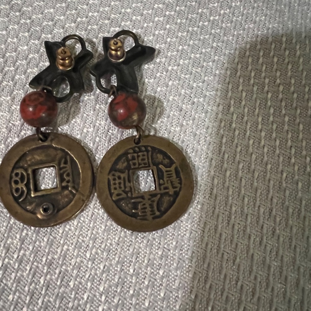 Earrings - Picture 2 of 4